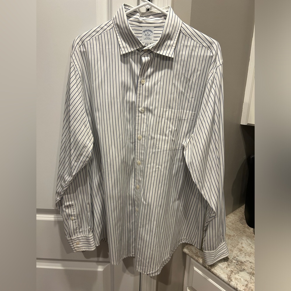 Men’s Brooks Brothers Striped Button up Shirt White Blue XL